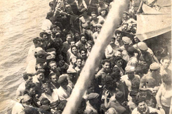 ישראל, ספינת מעפילים שעליה מובאים אנשי שארית הפליטה.